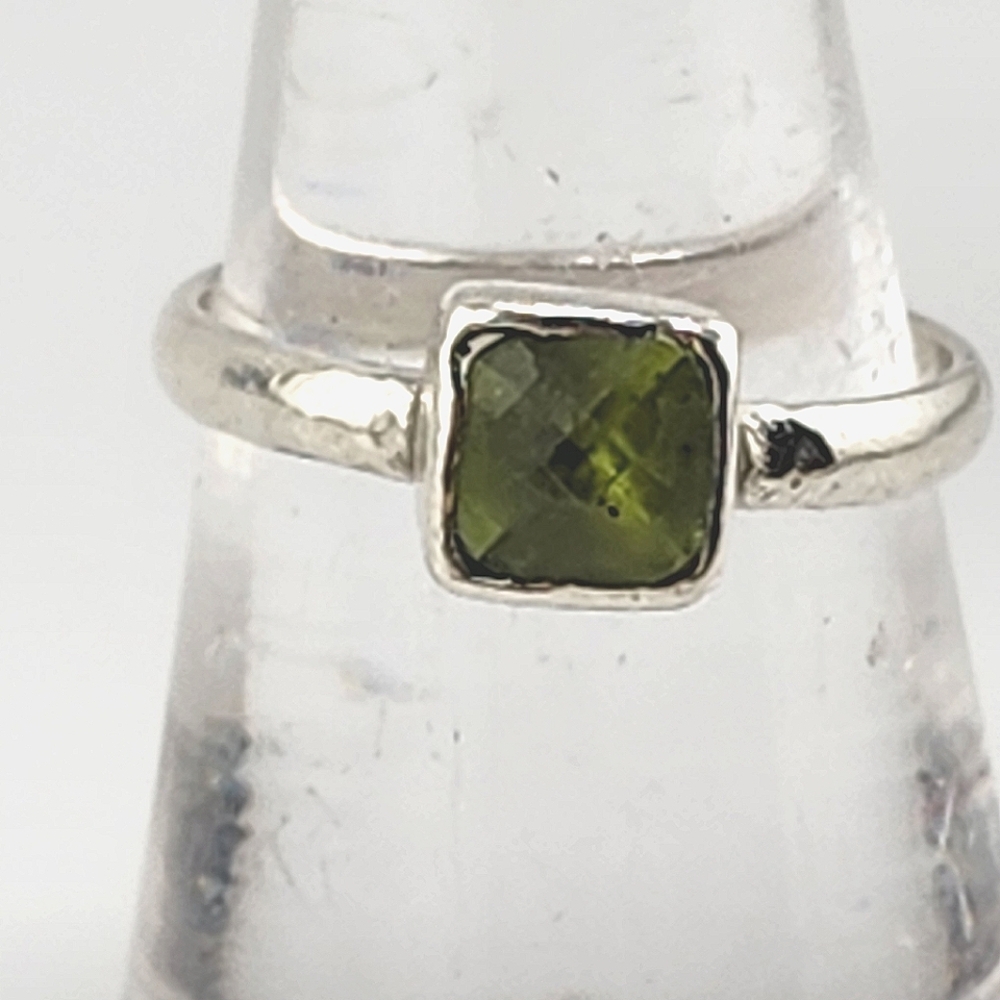 PERIDOT ROSECUT SOLITARY RING HANDMADE IN STERLING SILVER METAL SIZE 7.5 - Picture 3 of 5